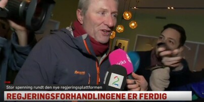 Derfor avbrøt liksomreporterne TV 2s journalist på direkten